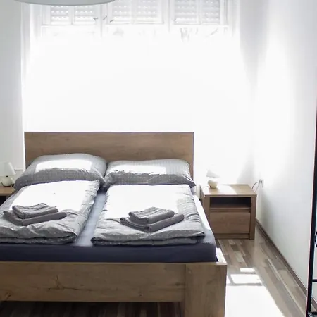Apartment Black Stilt B2 *
